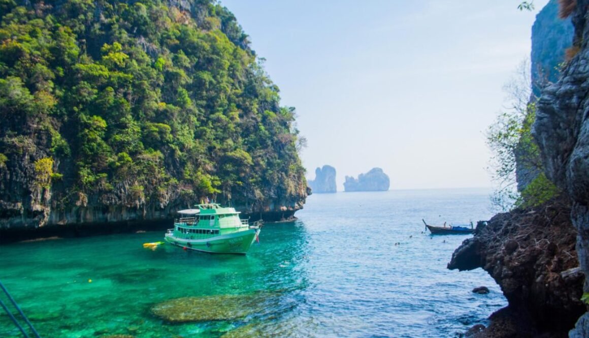 secret_boat_tour